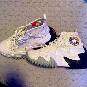 Converse Run Star Motion Platform